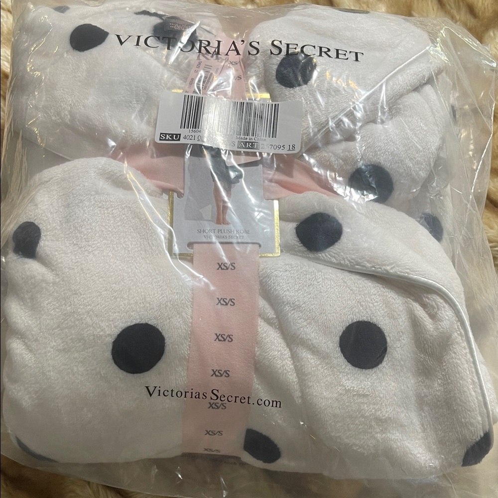 Victoria's Secret White Robe with Black Dots